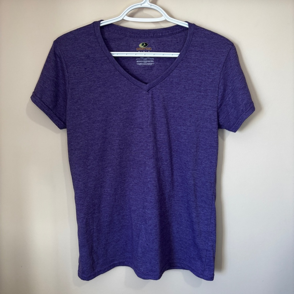 Mossy Oak Women’s sz Medium Purple Short Sleeve Tee V-Neck Cotton Blend
